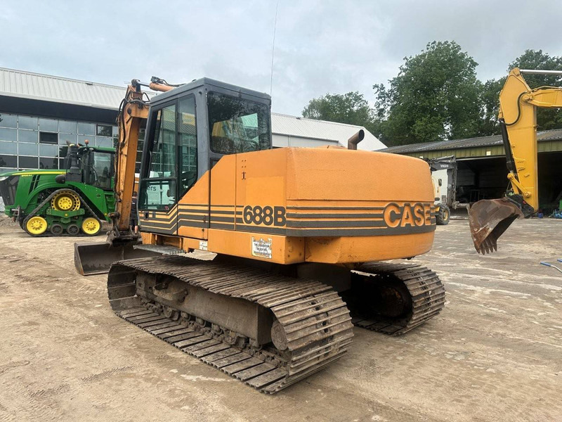 Case 688B-CK - Crawler excavator: picture 3 Case 688B-CK - Crawler excavator: picture 3