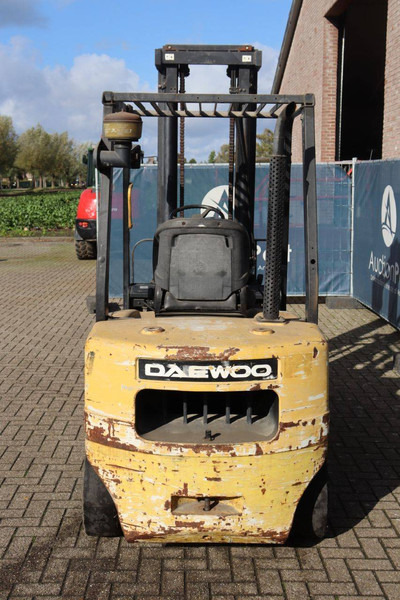 Daewoo D30S-3 - Diesel forklift: picture 5 Daewoo D30S-3 - Diesel forklift: picture 5