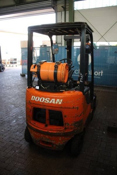 Doosan G15S-5 - LPG forklift: picture 5 Doosan G15S-5 - LPG forklift: picture 5