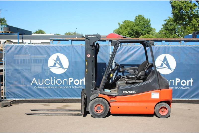 Fenwick-Linde E30/03 - Electric forklift: picture 2 Fenwick-Linde E30/03 - Electric forklift: picture 2
