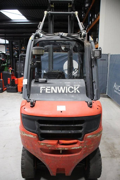 Fenwick-Linde H30T-02 - Diesel forklift: picture 4 Fenwick-Linde H30T-02 - Diesel forklift: picture 4