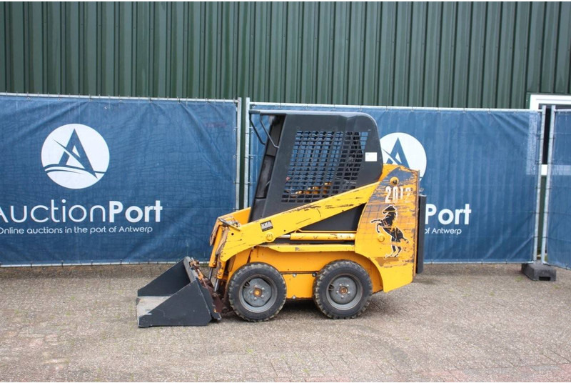 Gehl SL2012 - Wheel loader: picture 1 Gehl SL2012 - Wheel loader: picture 1