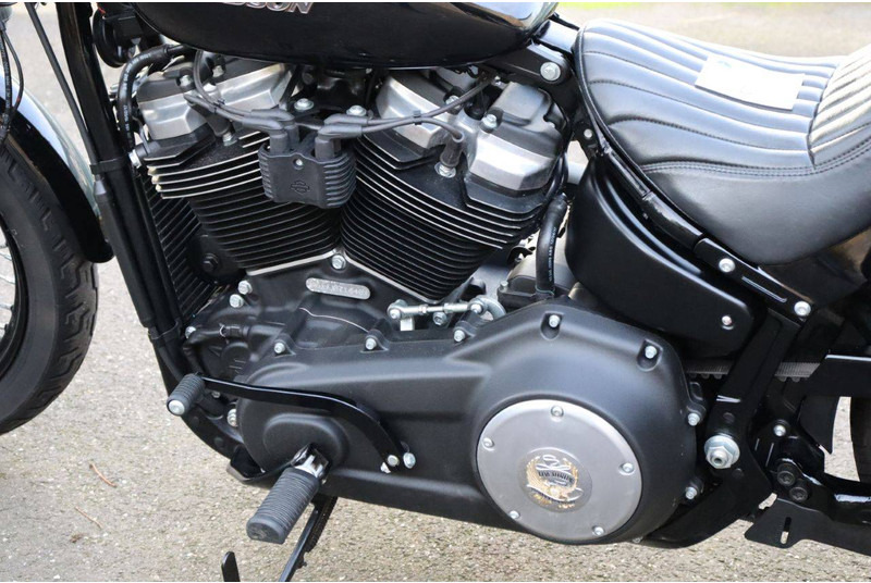 Motorcycle Harley-Davidson Street Bob: picture 19