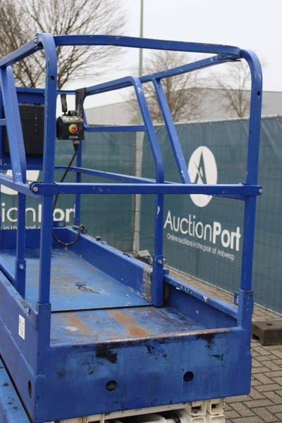 Scissor lift Haulotte COMPACT 8: picture 13 Scissor lift Haulotte COMPACT 8: picture 13