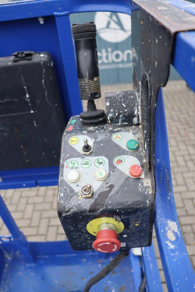 Scissor lift Haulotte COMPACT 8: picture 15 Scissor lift Haulotte COMPACT 8: picture 15