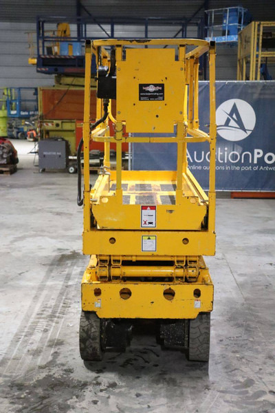 Haulotte Compact 8 - Scissor lift: picture 5 Haulotte Compact 8 - Scissor lift: picture 5