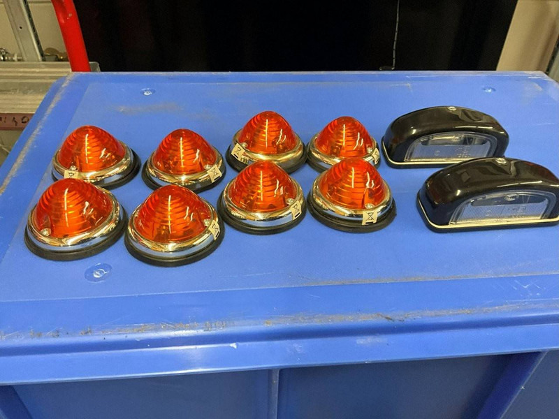 Hella - Dropside/ Flatbed trailer: picture 1 Hella - Dropside/ Flatbed trailer: picture 1