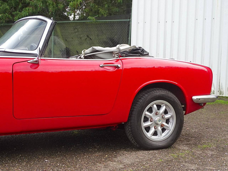 Honda S800 - Sedan: picture 5 Honda S800 - Sedan: picture 5