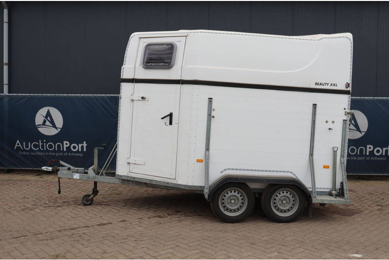 Hotra  - Horse trailer: picture 2 Hotra  - Horse trailer: picture 2