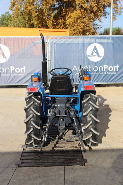 Iseki TU1700 - Farm tractor: picture 5 Iseki TU1700 - Farm tractor: picture 5