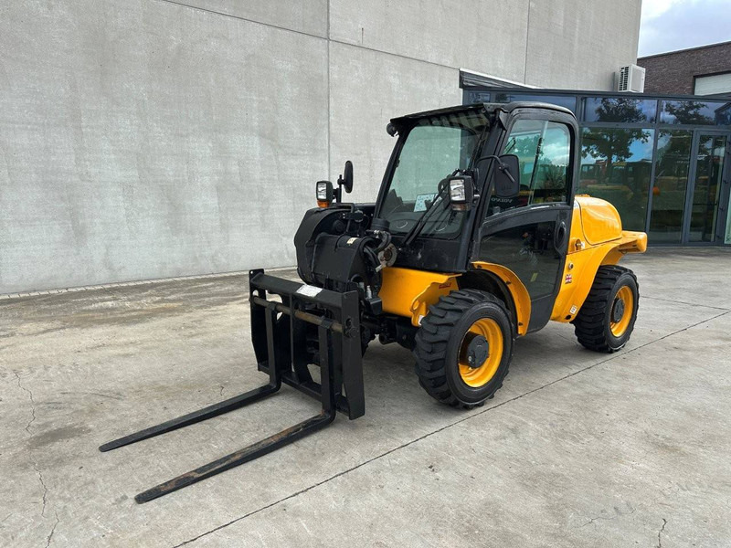JCB 520-40 - Telescopic handler: picture 2 JCB 520-40 - Telescopic handler: picture 2