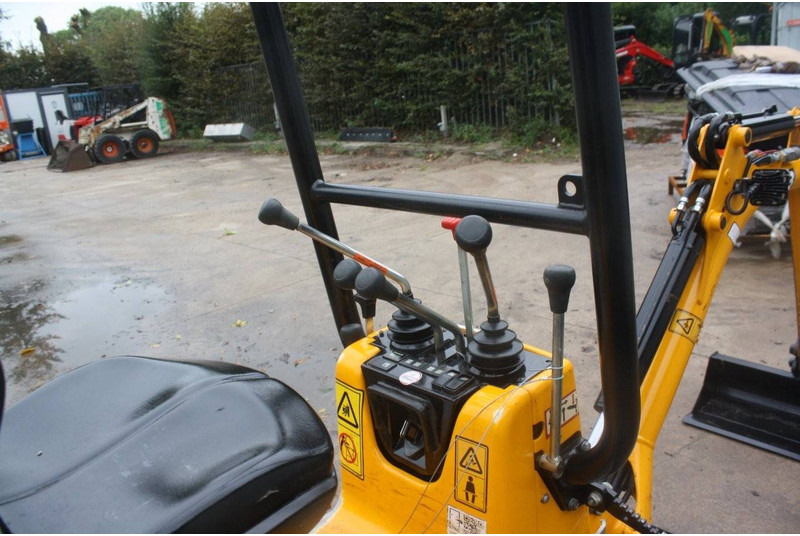 Mini excavator JCB 8008 CT: picture 8