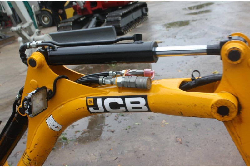 Mini excavator JCB 8008 CT: picture 7