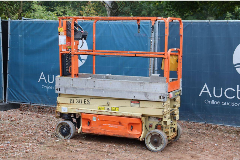 JLG 1930ES - Scissor lift: picture 3 JLG 1930ES - Scissor lift: picture 3
