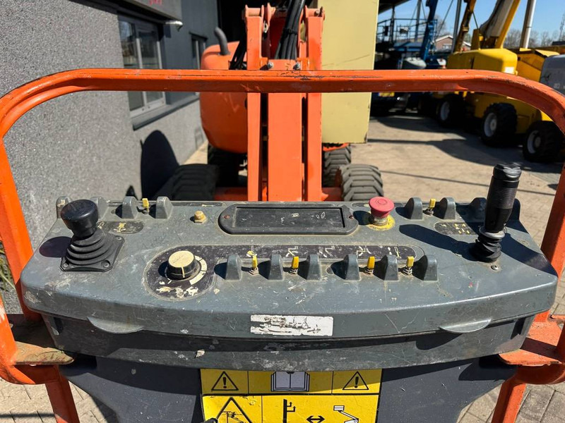 JLG 450AJ - Articulated boom: picture 4 JLG 450AJ - Articulated boom: picture 4