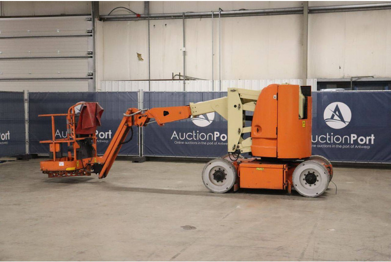 JLG E300AJP - Articulated boom: picture 3 JLG E300AJP - Articulated boom: picture 3
