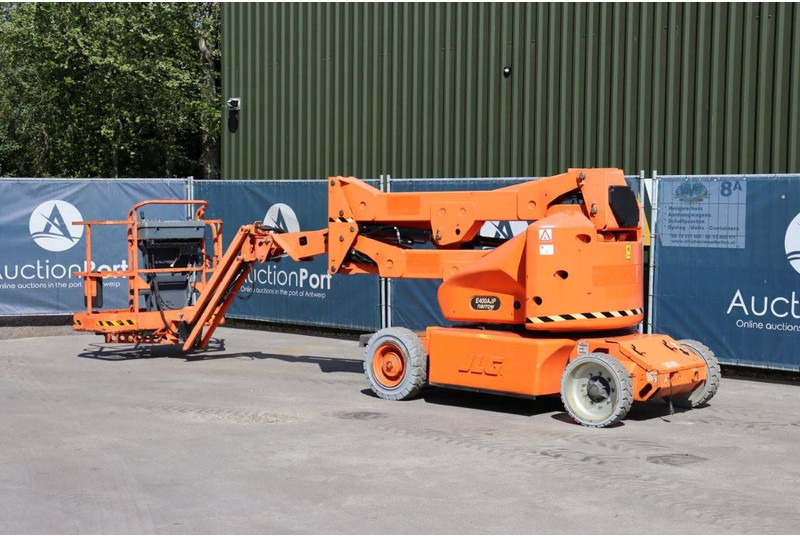 JLG E400AJPN - Articulated boom: picture 3 JLG E400AJPN - Articulated boom: picture 3