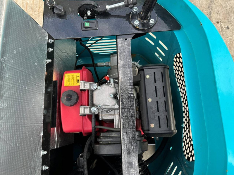 Mini excavator JPC KV12: picture 20