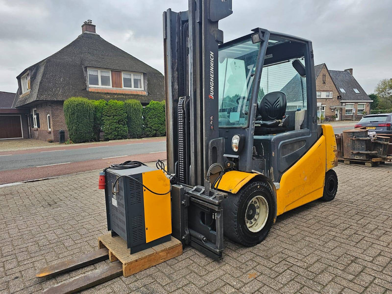 Jungheinrich PZV45S - Electric forklift: picture 1 Jungheinrich PZV45S - Electric forklift: picture 1