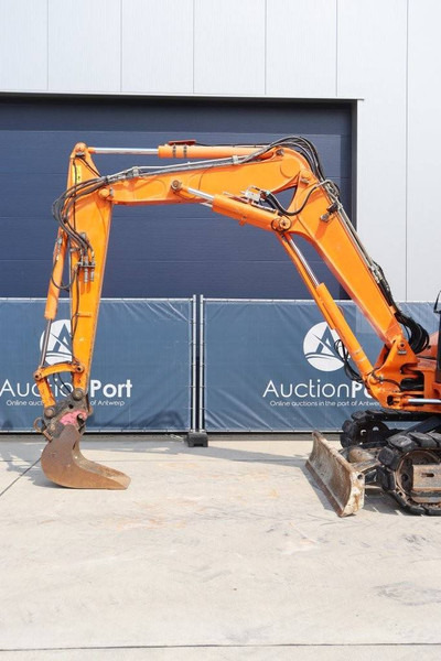 Crawler excavator Komatsu PC80MR-3: picture 10