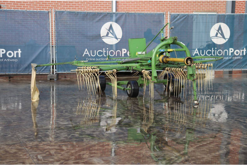 Krone SWADRO 421/13 - Tedder/ Rake: picture 1 Krone SWADRO 421/13 - Tedder/ Rake: picture 1