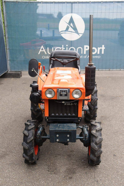 Farm tractor Kubota B5001: picture 8