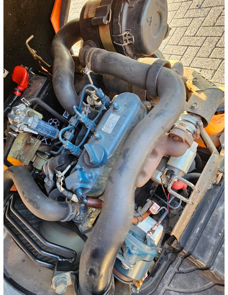 Mini excavator Kubota K008-3: picture 9