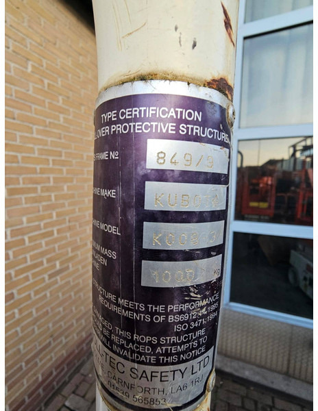 Mini excavator Kubota K008-3: picture 11