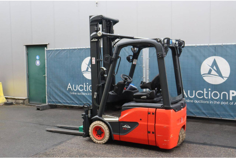 Linde E15-02 - Electric forklift: picture 3 Linde E15-02 - Electric forklift: picture 3