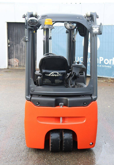Linde E15-02 - Electric forklift: picture 5 Linde E15-02 - Electric forklift: picture 5