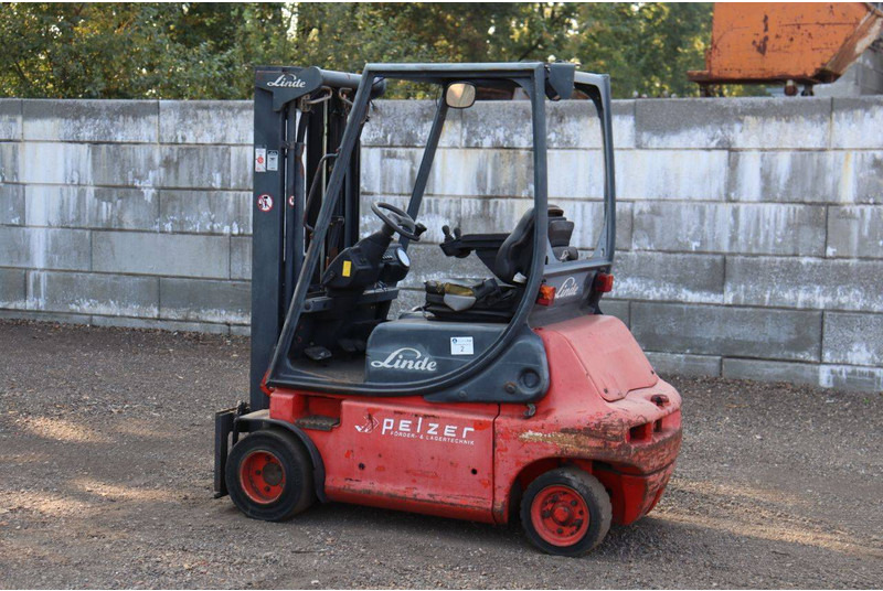 Linde E20P-02 - Electric forklift: picture 3 Linde E20P-02 - Electric forklift: picture 3