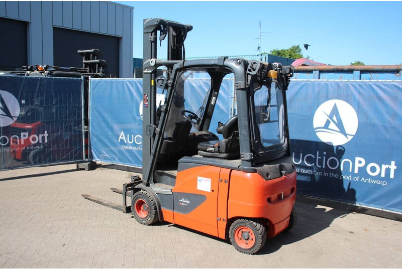 Linde E20PH-02 - Electric forklift: picture 3 Linde E20PH-02 - Electric forklift: picture 3