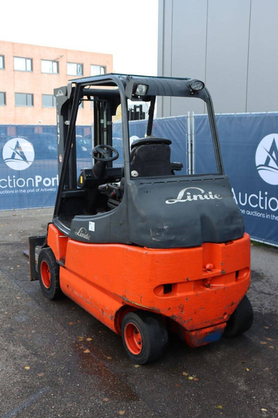 Linde E30/03/600 - Electric forklift: picture 4 Linde E30/03/600 - Electric forklift: picture 4
