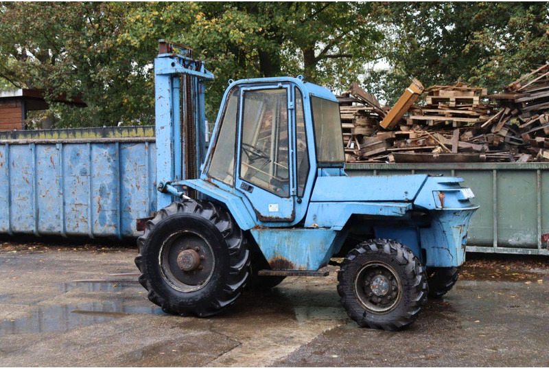 Manitou M430CP - Rough terrain forklift: picture 3 Manitou M430CP - Rough terrain forklift: picture 3