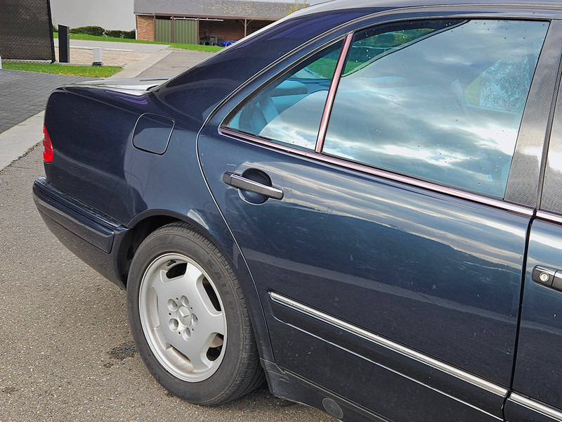 Mercedes-Benz E-Klasse (W210) _ 300 D Automatic - Sedan: picture 3 Mercedes-Benz E-Klasse (W210) _ 300 D Automatic - Sedan: picture 3