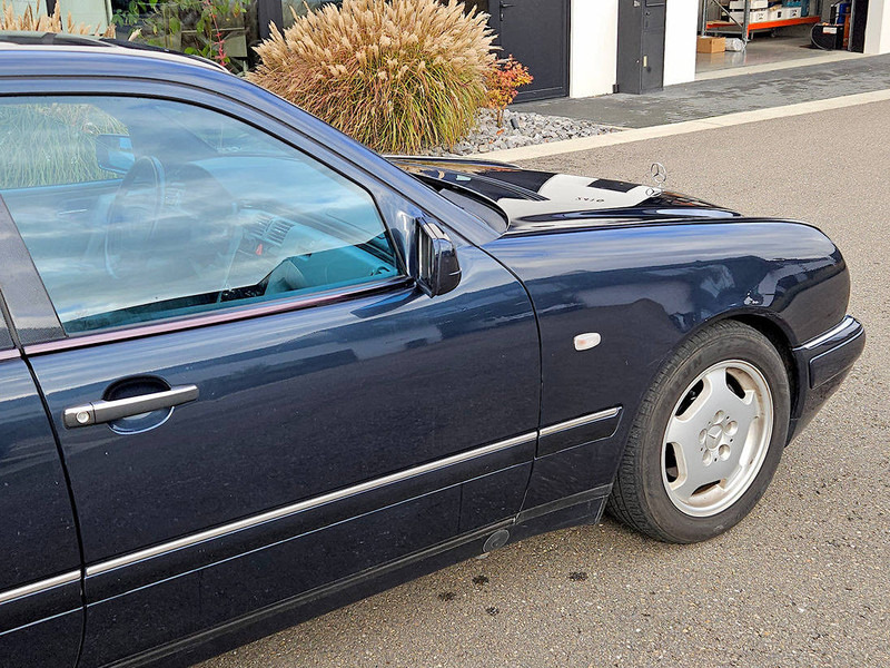 Mercedes-Benz E-Klasse (W210) _ 300 D Automatic - Sedan: picture 4 Mercedes-Benz E-Klasse (W210) _ 300 D Automatic - Sedan: picture 4