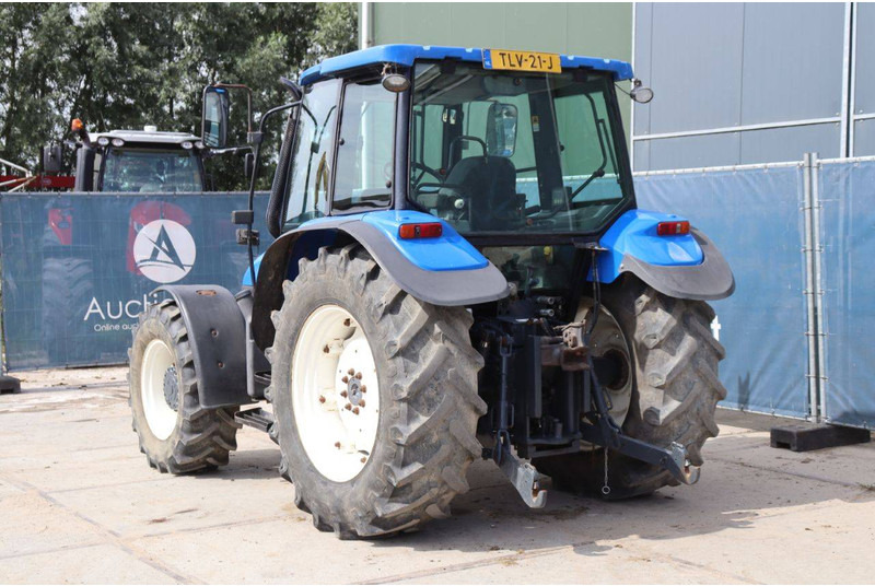 New Holland TL90 - Farm tractor: picture 4 New Holland TL90 - Farm tractor: picture 4