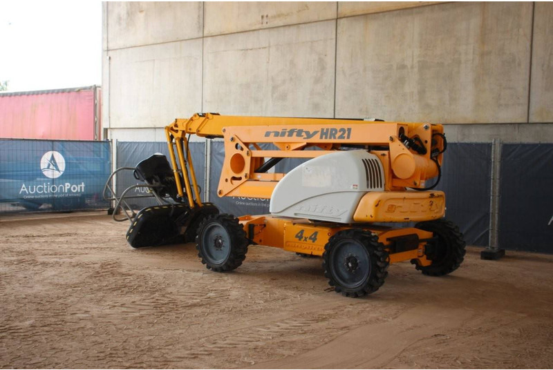 Niftylift HR21 D 4X4 - Articulated boom: picture 3 Niftylift HR21 D 4X4 - Articulated boom: picture 3