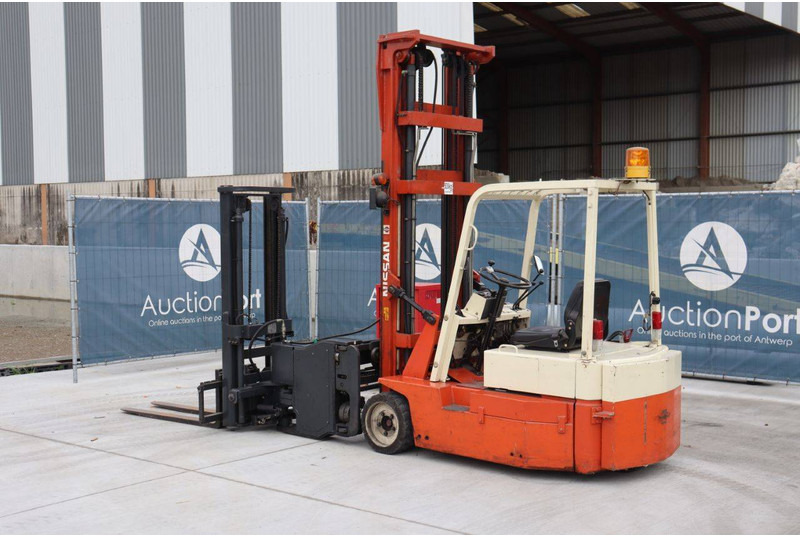 Nissan  - Electric forklift: picture 3 Nissan  - Electric forklift: picture 3