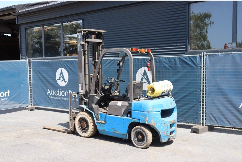 Nissan CPQD25N - LPG forklift: picture 3 Nissan CPQD25N - LPG forklift: picture 3