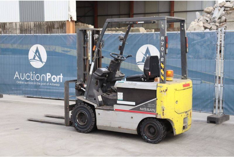 Nissan P1B2 - Electric forklift: picture 3 Nissan P1B2 - Electric forklift: picture 3