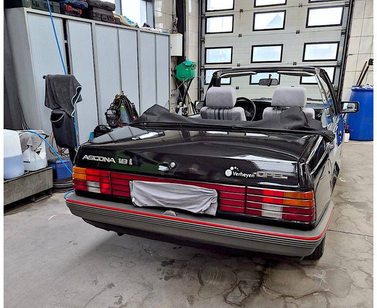 Opel Ascona (C) Cabriolet 1.8i - Sedan: picture 2 Opel Ascona (C) Cabriolet 1.8i - Sedan: picture 2