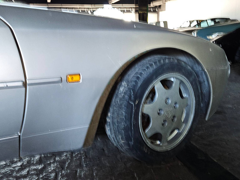 Sedan Porsche 944 Turbo: picture 7