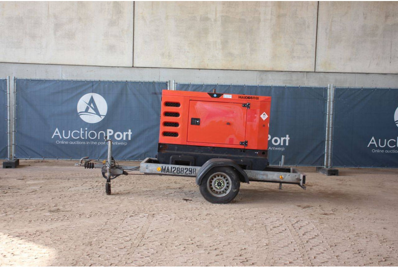 SDMO R22 - Generator set: picture 2 SDMO R22 - Generator set: picture 2