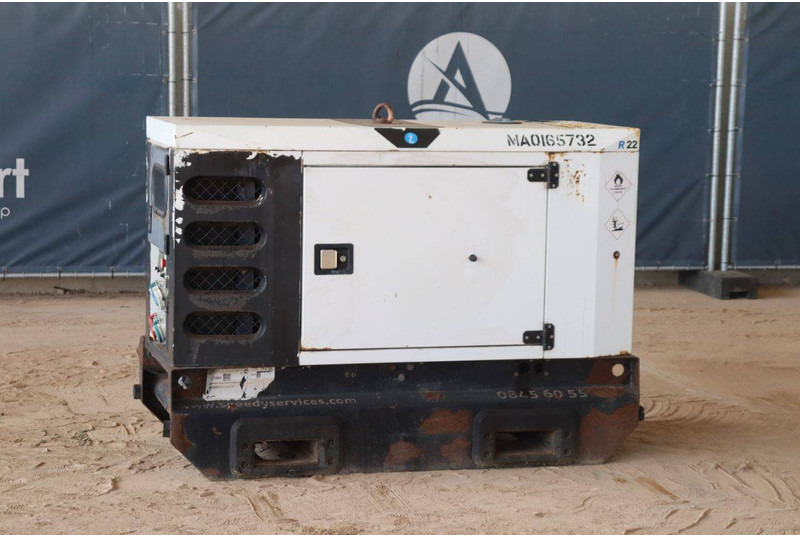 SDMO R22C3 - Generator set: picture 1 SDMO R22C3 - Generator set: picture 1