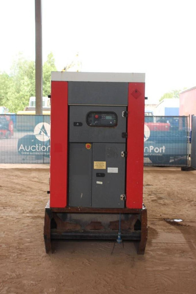 SDMO R275 - Generator set: picture 4 SDMO R275 - Generator set: picture 4