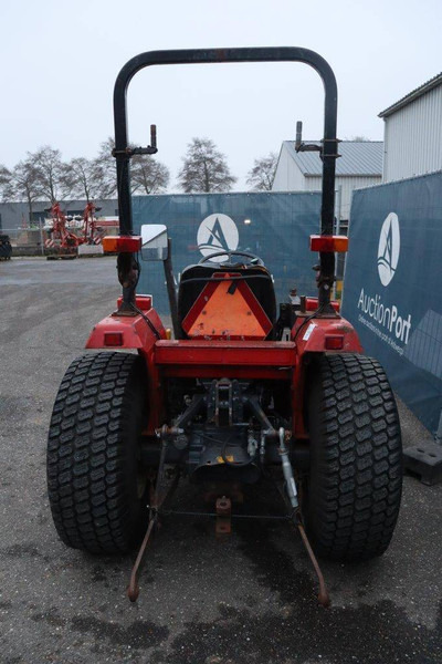 Shibaura S325 - Farm tractor: picture 4 Shibaura S325 - Farm tractor: picture 4