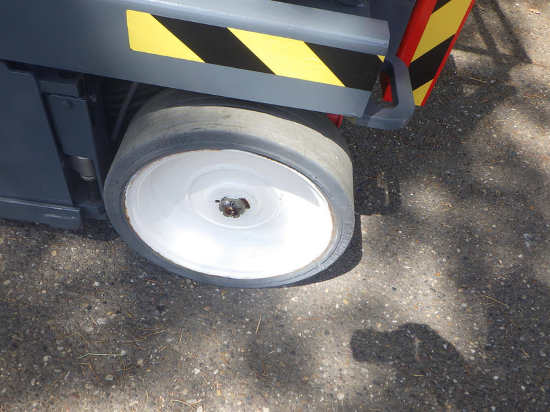 Skyjack SJ3226 - Scissor lift: picture 4 Skyjack SJ3226 - Scissor lift: picture 4