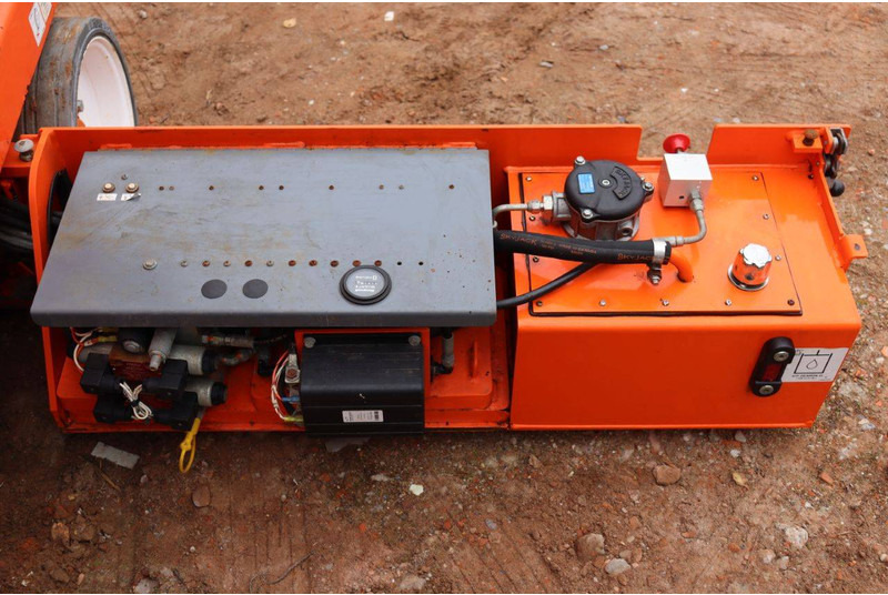 Scissor lift Skyjack SJ4626: picture 12