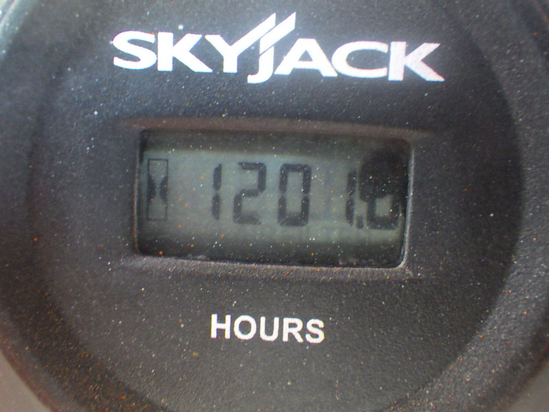 Skyjack SJ6832RT - Scissor lift: picture 5 Skyjack SJ6832RT - Scissor lift: picture 5